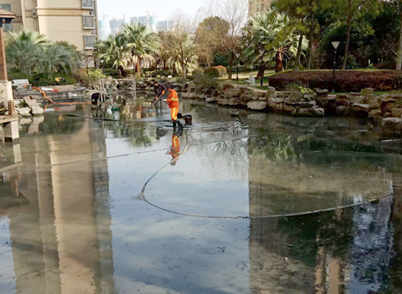 钦北景观池淤泥清理